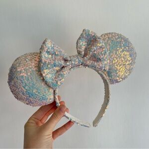 Custom Mickey Mouse Minnie Ears Disneyland Iridescent Blue Yellow Sequin Bow